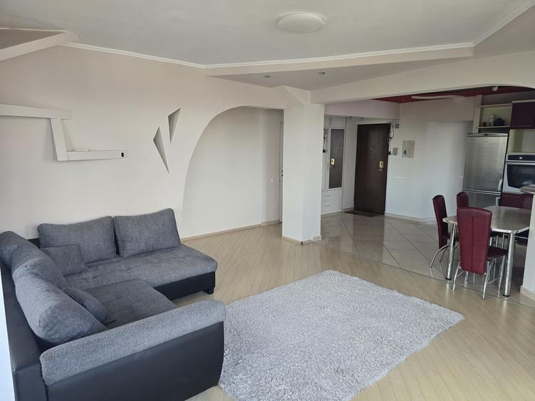 Apartament cu 3 camere decomandat în Nufărul