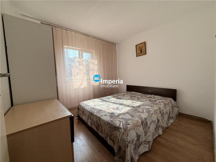 Inchiriez apartament 2 camere, semi - decomandat, zona Alexandru cel Bun - 2