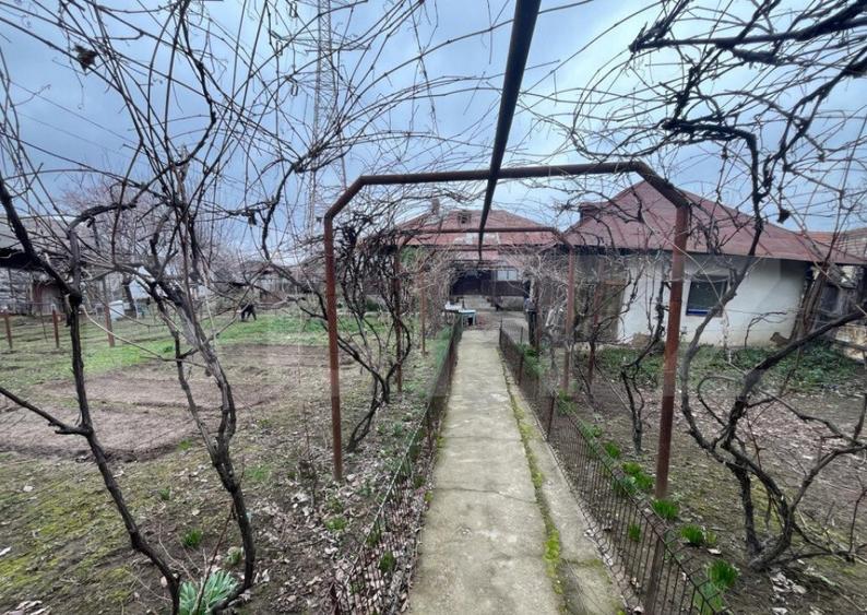 Casa pe strada Calea Bucuresti, teren de 1442 mp - 5