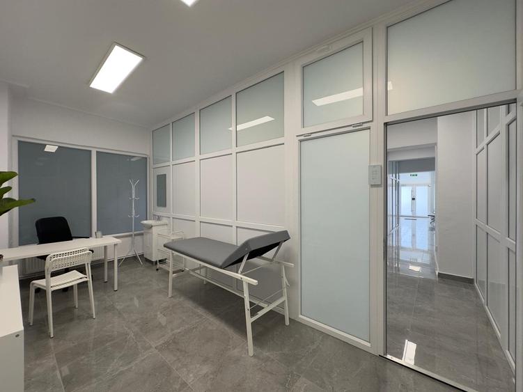 Spatiu clinica - 8 cabinete noi - 200mp, Centrul Civic Iasi - 15