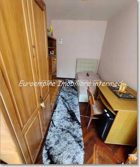 Apartament 3 camere de vanzare zona Abator