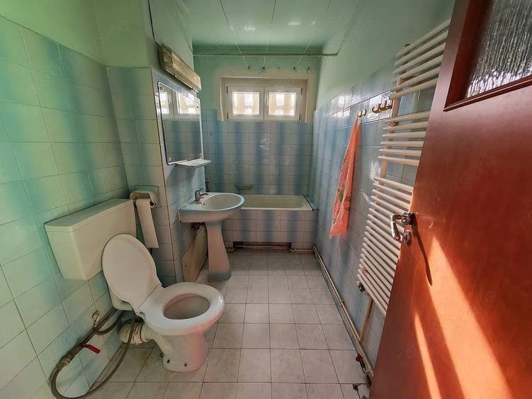 Apartament cu 4 camere decomandat în Cetății