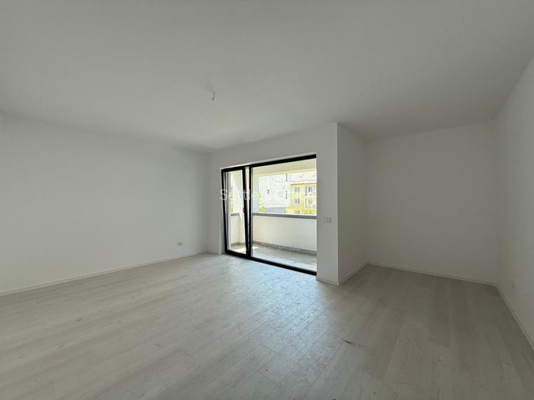 Apartament cu 2 camere semidecomandat în Tractorul