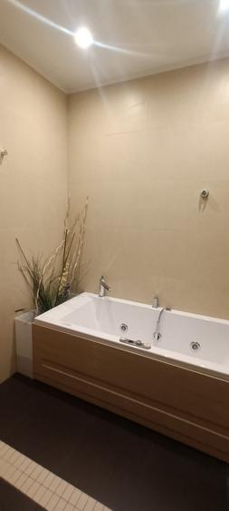 Apartament cu 3 camere de închiriat, zona Km 5 - 9