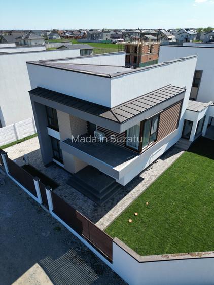 Casă modernă 5 camere, 3 băi, ansamblu privat - 300 mp