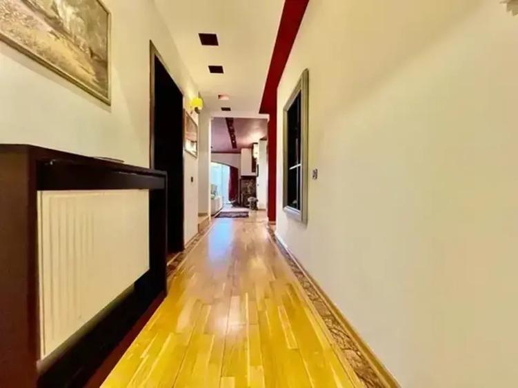Vilă Luxury în Zona Jandarmeriei | 8 Camere | Arhitectură Eleganta - 12