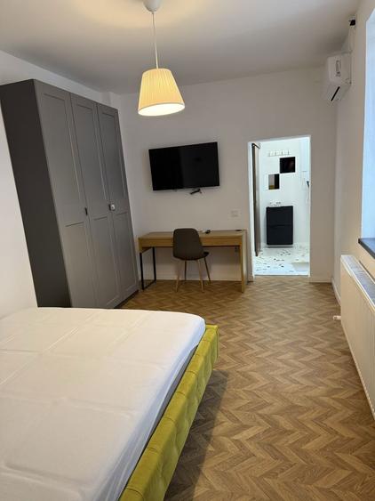 Inchiriez garsoniera vizavi Universitate - 2