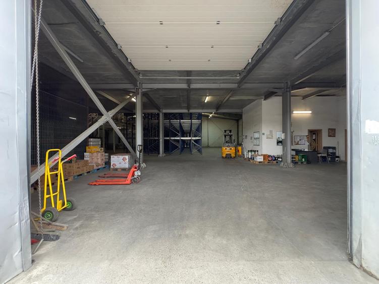 Hala/ showroom de la 300mp la 1796mp, eventual rafturi, zona Vama Iasi - 14