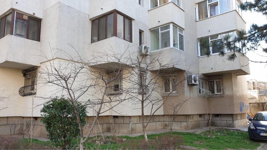 Inchiriez ap 80 mp Bdul Mamaia nr 87 , parter( zona Spitalul Militar) - 1