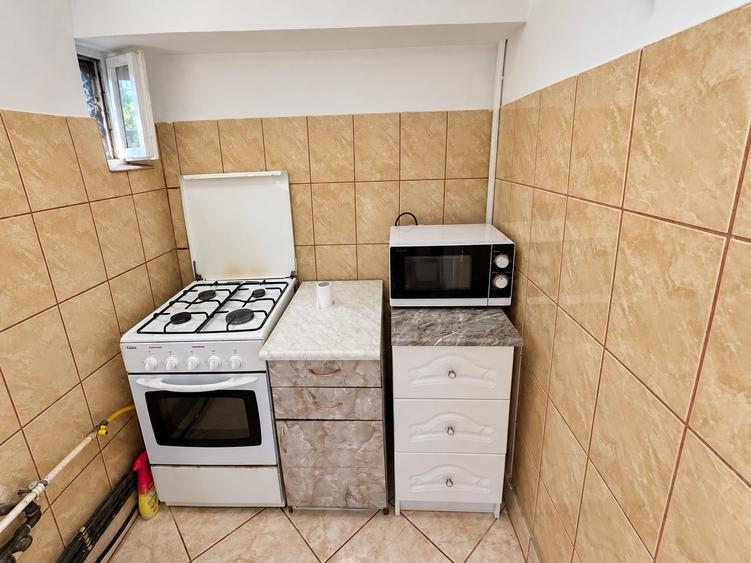 Apartament cu 2 camere semidecomandat, mobilat în Medicină