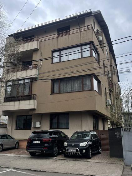 Inchiriez apartament 3 camere zona Bucurestii Noi centrala proprie - 1