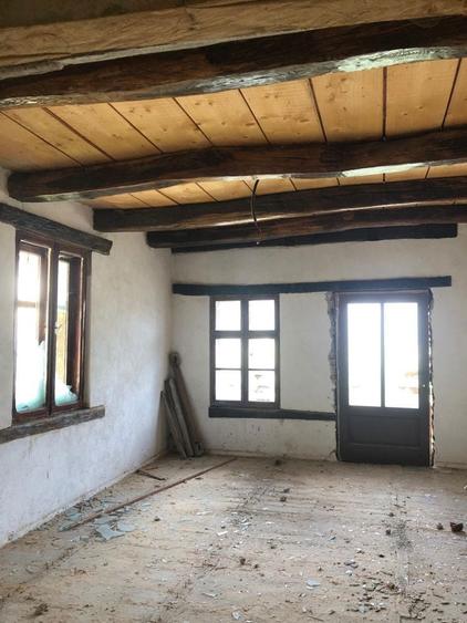 Casa saseasca partial renovata - 1