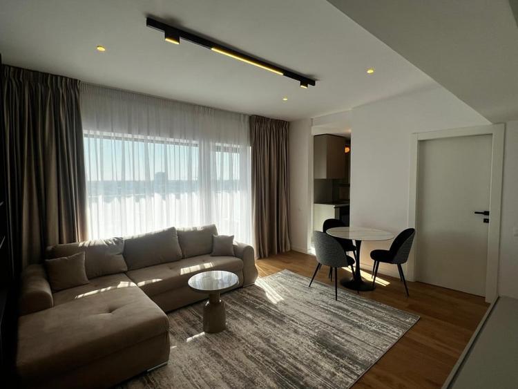 Apartament cu 3 camere semidecomandat, mobilat în Panduri