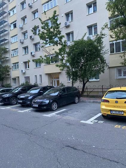 Ap 3 camere, Dristor, Bd Rm Sarat, et 6 8, loc de parcare - 9