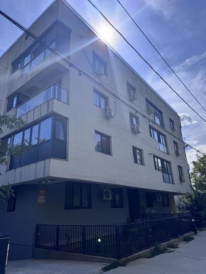 Apartament cu 2 camere decomandat în Virtuții