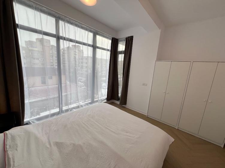 Apartament cu 2 camere semidecomandat, mobilat în Central