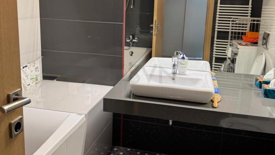 Apartament cu 3 camere decomandat, mobilat în Barbu Văcărescu