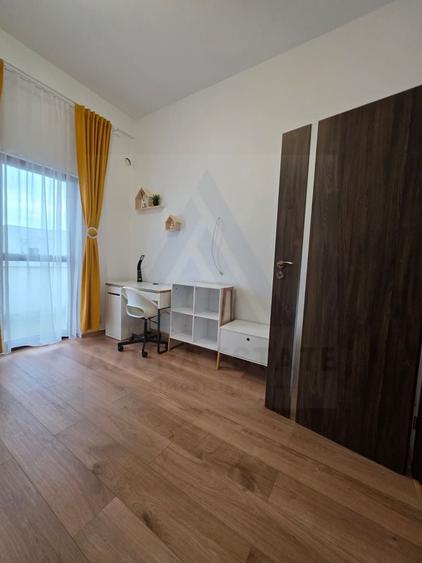 Apartament cu 4 camere decomandat, mobilat în Șelimbăr