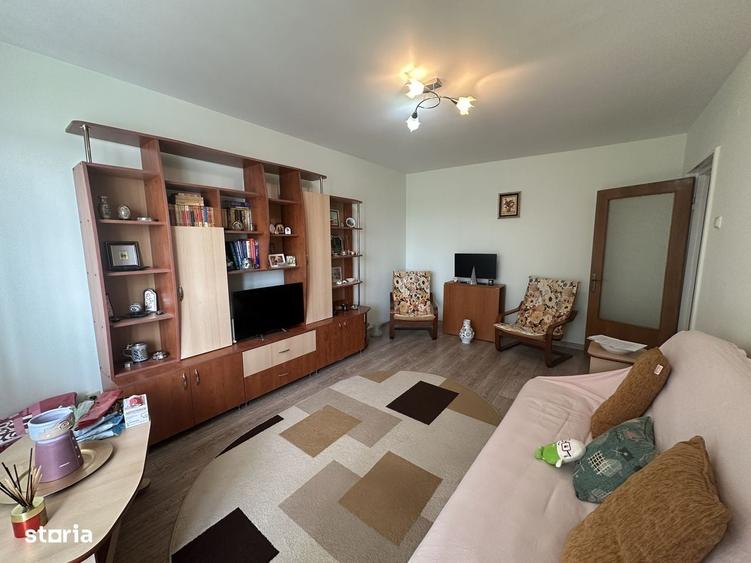Apartament cu 2 camere decomandat în Republicii