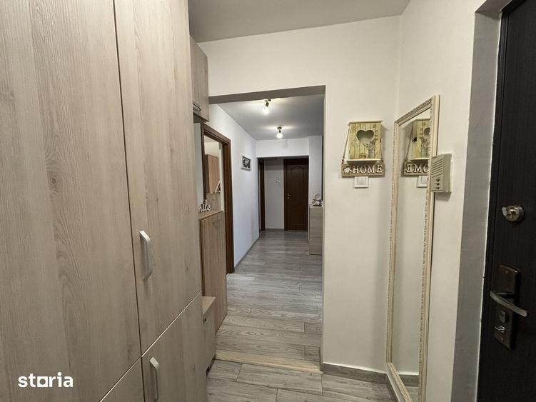 Apartament cu 3 camere decomandat în Tudor