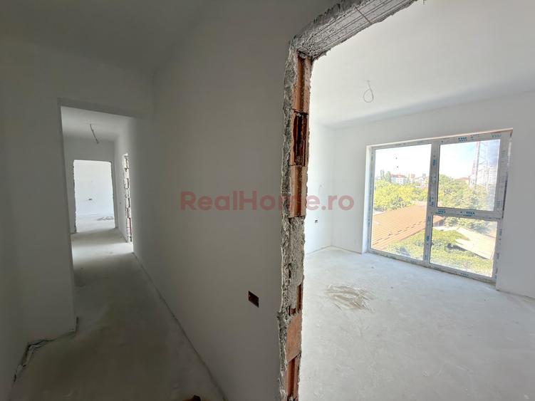 Apartament cu 4 camere decomandat în 1 Decembrie 1918
