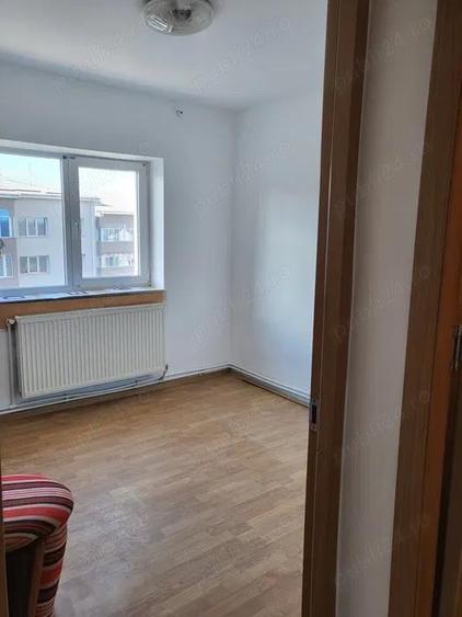 Apartament cu 3 camere decomandat în Dorohoi