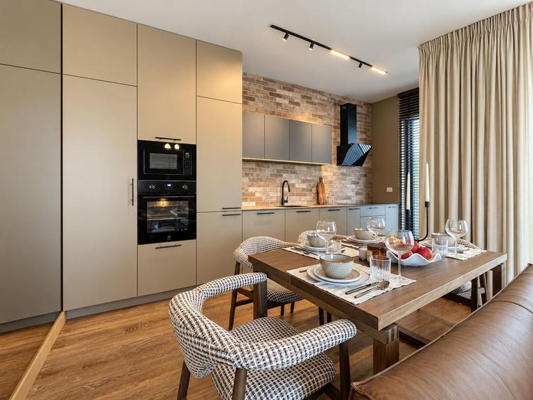 Apartament cu 3 camere decomandat, mobilat în Ultracentral