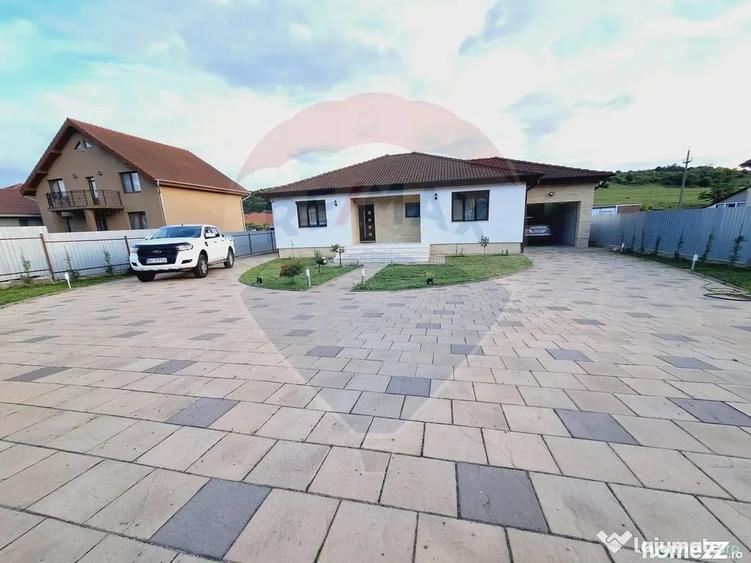 Casă cu 5 camere cu Teren 2100 Mp în Hidiș