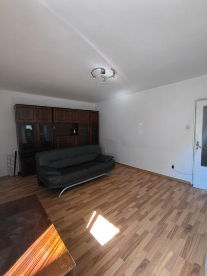 Apartament cu 2 camere decomandat în Drumul Carului