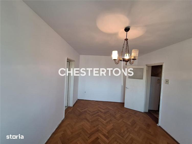 Apartament cu 3 camere semidecomandat în Gării