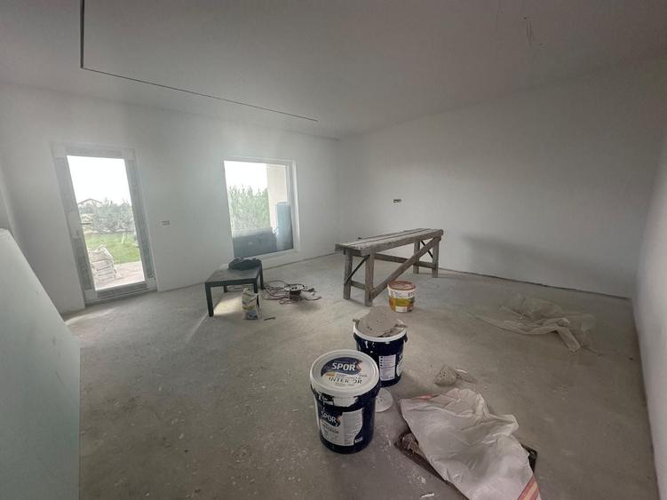 Duplex cu 4 camere cu Canalizare în Dumbrăvița