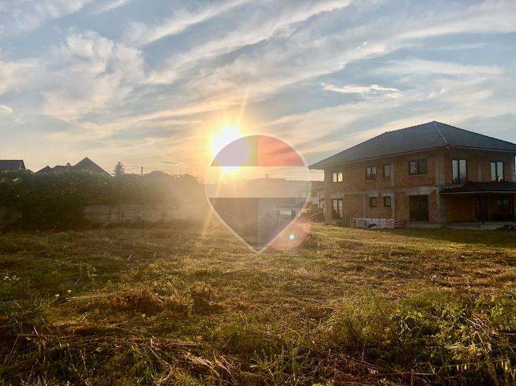 Teren Construcții intravilan de 1300 mp, în Central