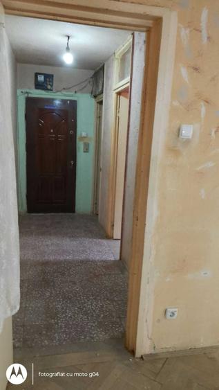 Apartament cu 2 camere semidecomandat în Utvin