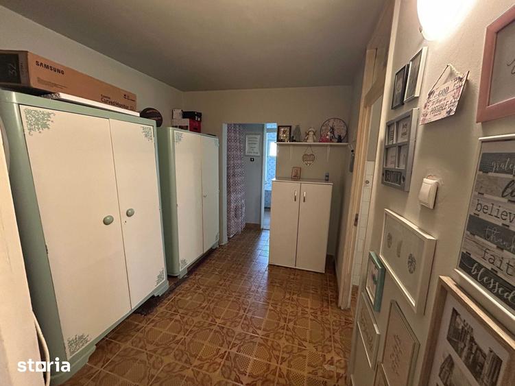 Apartament cu 2 camere semidecomandat în Soarelui