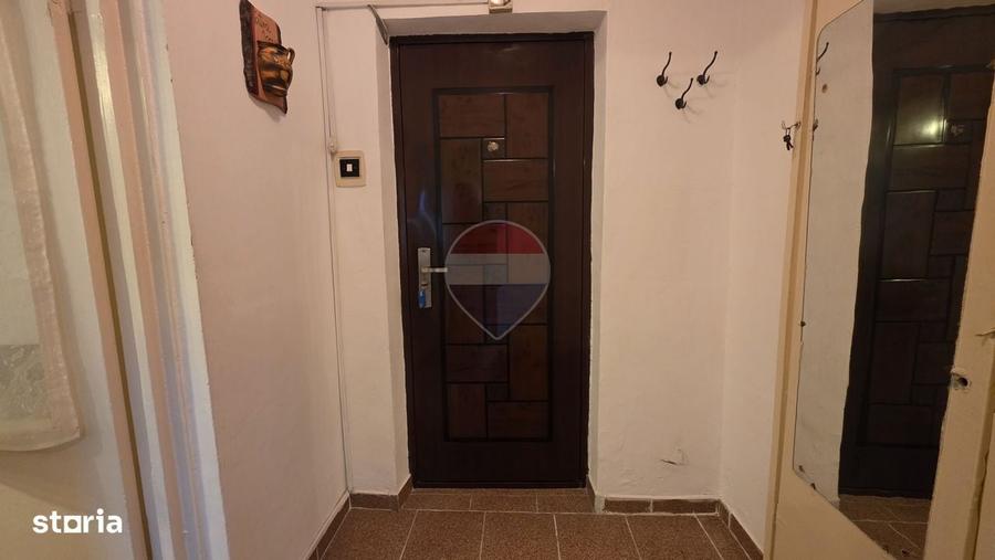 Apartament cu 3 camere semidecomandat în Central