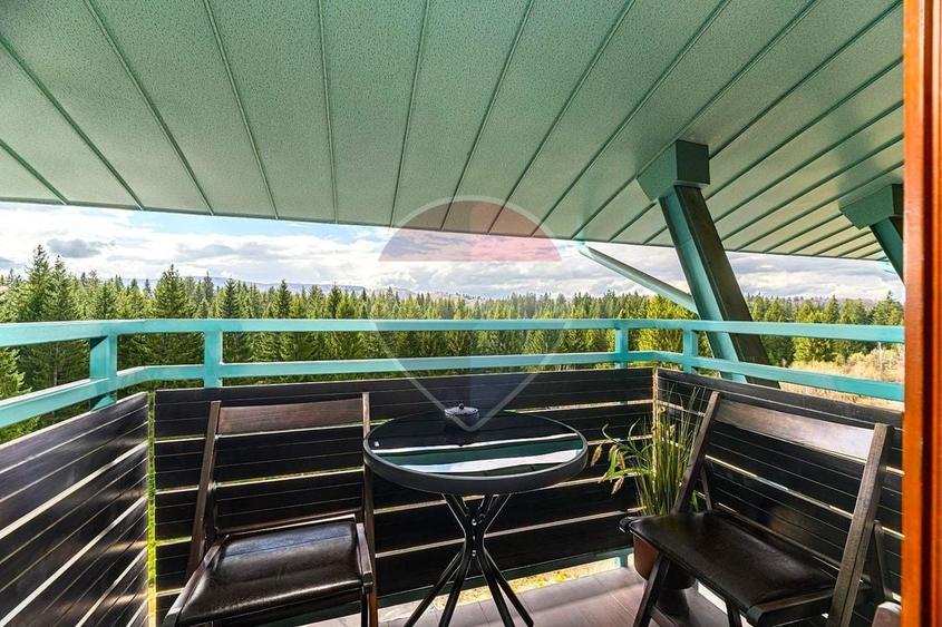 Apartament cu 6 camere semidecomandat, mobilat în Poiana Brașov