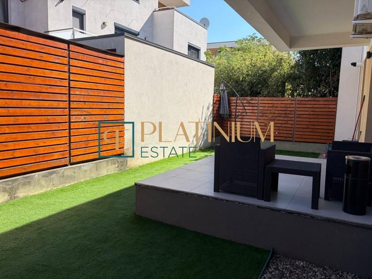Apartament cu 3 camere semidecomandat, mobilat în Dumbrăvița