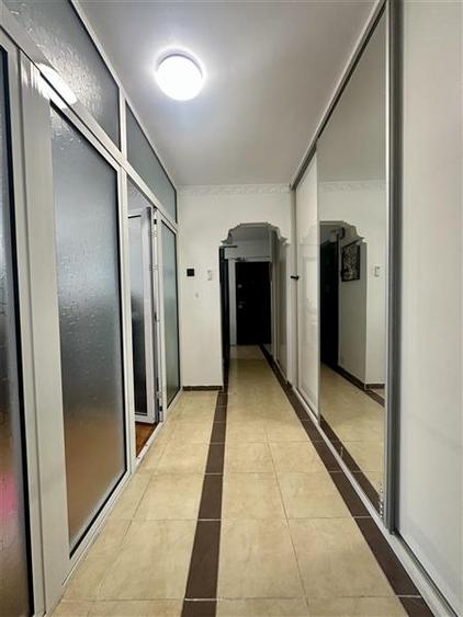 Apartament cu 3 camere decomandat, mobilat în Km 4-5