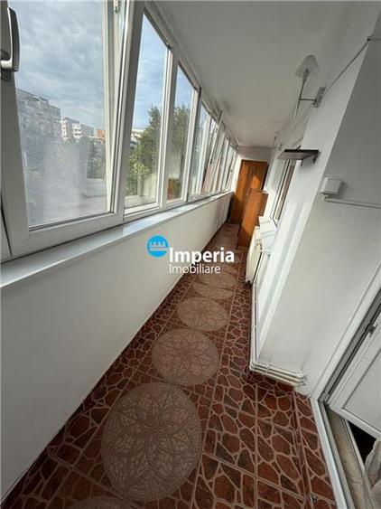 Apartament cu 3 camere decomandat în Aeroport