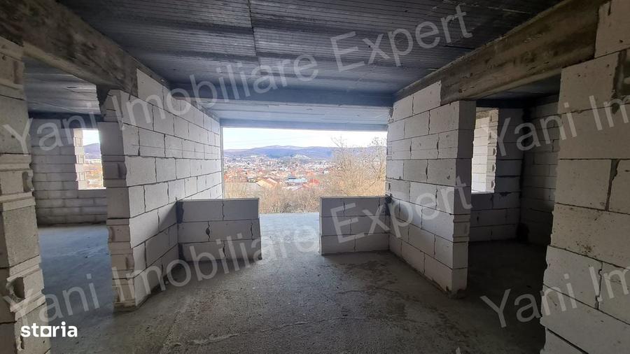 Casă cu 4 camere cu Teren 723 Mp în Central