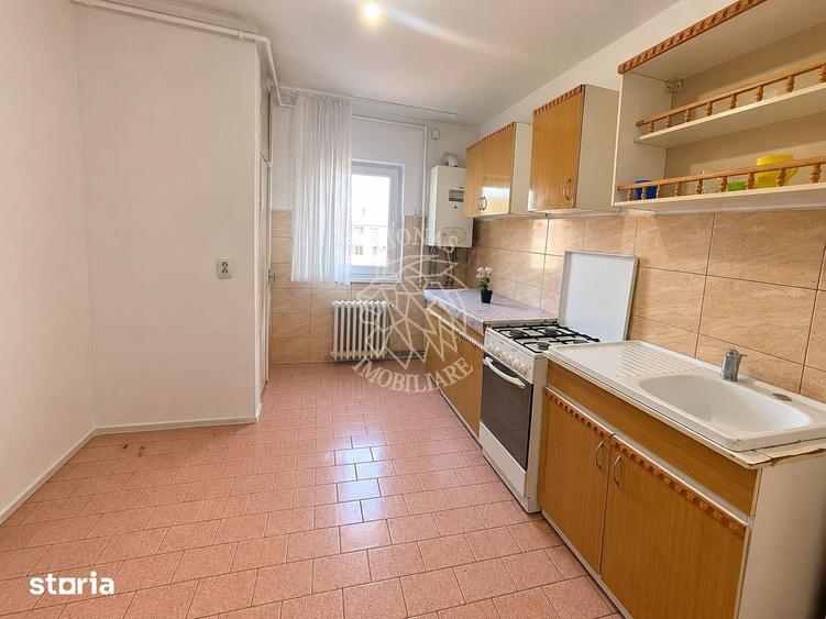 Apartament cu 3 camere decomandat în Central
