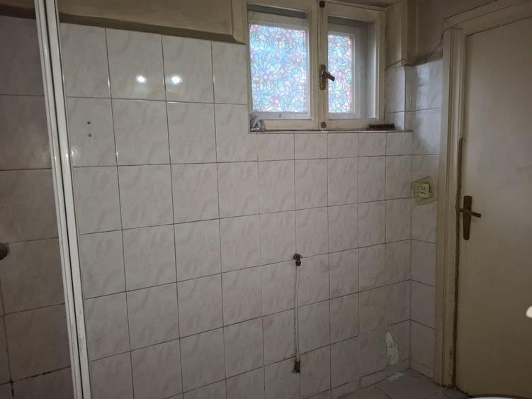 Casă individuală cu 6 camere cu Canalizare în P-ța Alba Iulia