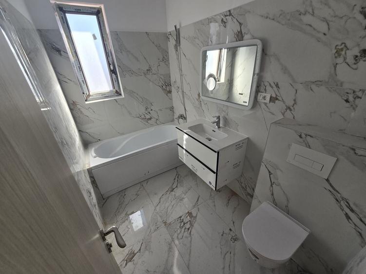 Apartament cu 2 camere decomandat în Girocului