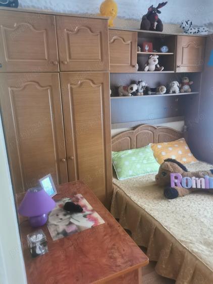Apartament cu 3 camere semidecomandat în Râmnicu Sărat