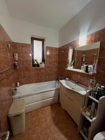 Apartament cu 2 camere decomandat, mobilat în Giroc