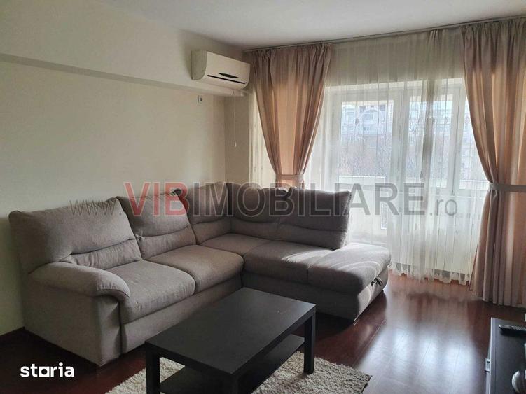 Apartament cu 3 camere decomandat, mobilat în Centrul Civic