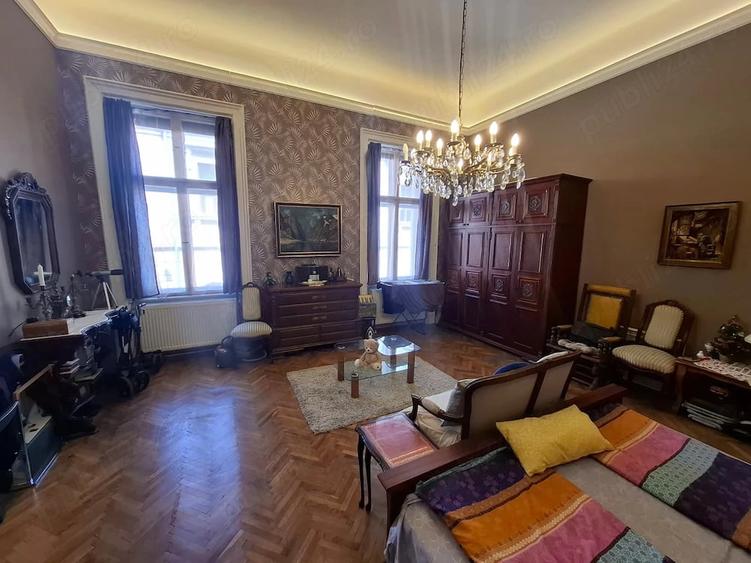Apartament cu 3 camere semidecomandat în Central