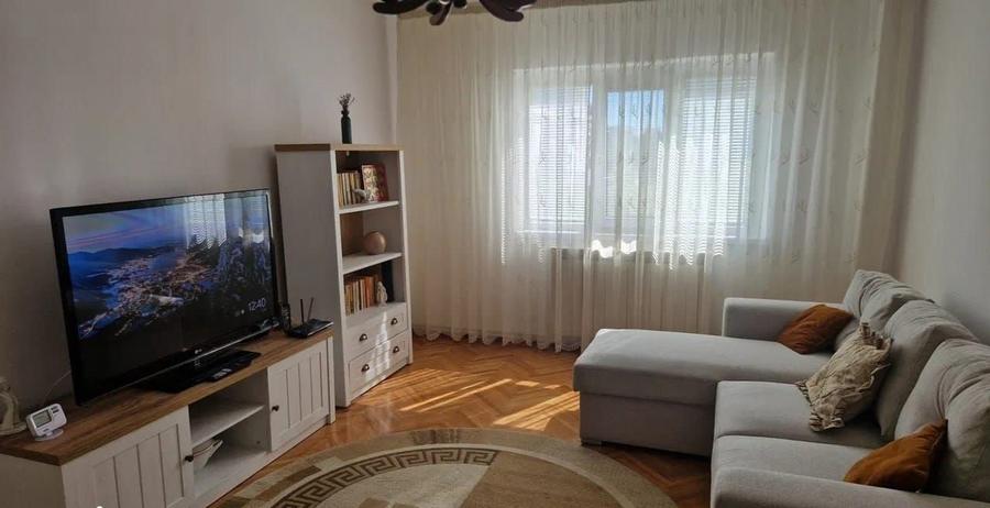 Apartament cu 2 camere decomandat, mobilat în Mazepa 1
