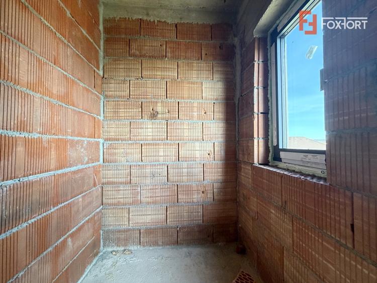 Duplex cu 5 camere cu Teren 280 Mp în Sânandrei