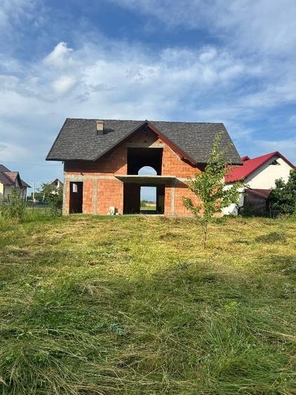 Casă individuală cu 4 camere cu Teren 2047 Mp în Bivolăria